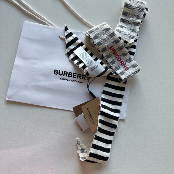 NWT BURBERRY Silk Bandeau Scarf 🤍❤️ - Picture 2 of 11